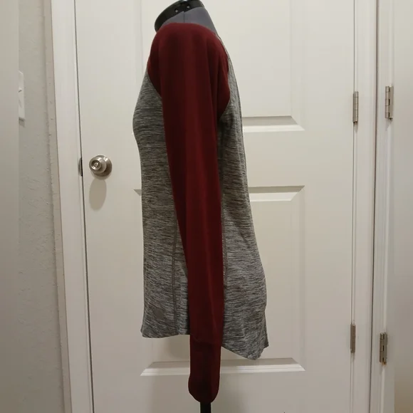 The North Face Long Sleeved Shirt‎ - Picture 5 of 8